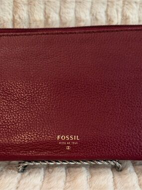 Fossil Pebbled Leather Wallet - Wine/Red/Burgandy